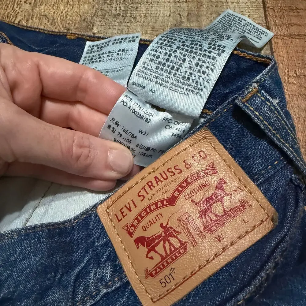 Levi's 501 Women's Dark Denim 100% Cotton Button Fly Shorts Sz 31 Festival Boho